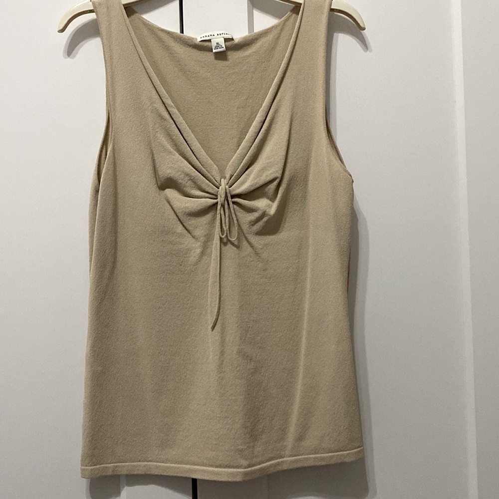 Banana Republic sleeveless top Size XL